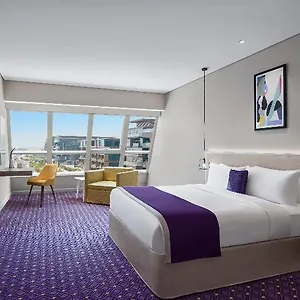 4* Hotel Leva And Opposite Downtown